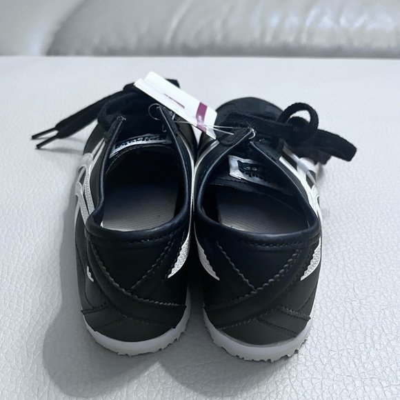 NWT - ASICS Onitsuka Tiger Mexico 66 Kids’ Sneakers - Size 12, 1 - Picture 7 of 9